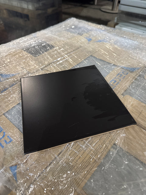 Musta laatta 200x200x7,3mm, 4,5m2 erä