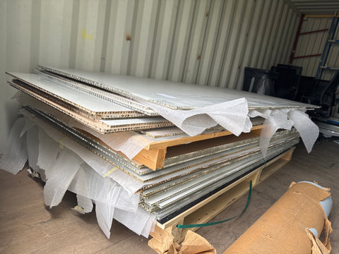 Alumiinikennolevy primer vaaleanharmaa 1200x2500mm sekä 960x2500mm, 98m2 erä