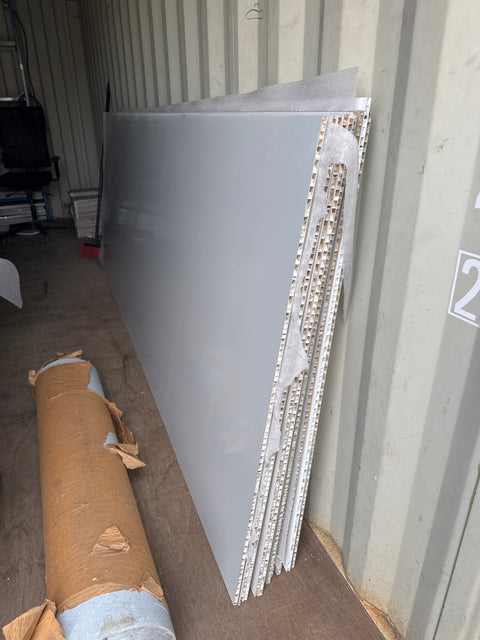 Alumiinikennolevy primer vaaleanharmaa 1200x3000mm, 39m2 erä