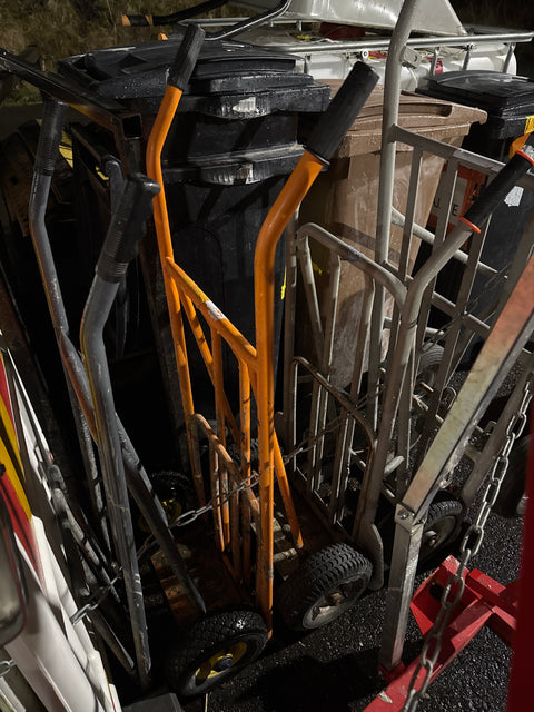 Nokkakärry useita erilaisia