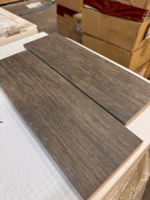 Mediterranea Havana Tobacco Brown lattialaatta 95x295x10mm, 32m² erä
