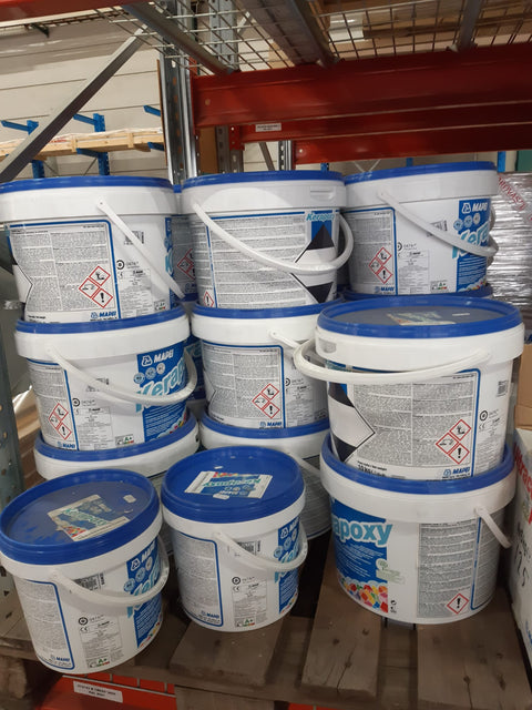 MAPEI KERAPOXY EASY DESIGN -epoksisaumauslaasti (käytetään myös kiinnityslaastina)