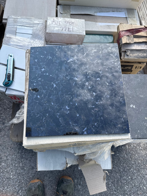 Lattia-/seinälaatta 300x300x9mm, 3,6m2 erä