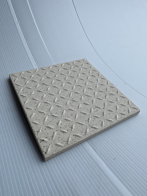 Lattialaatta karhea 150x150x8mm, 3,7m2 erä