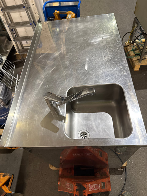 Bistro kylmävetolaatikosto allaspöydällä 120x70x90cm