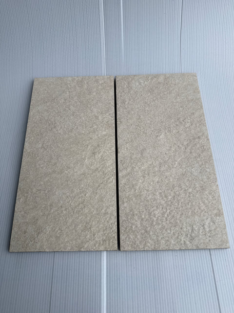 Vaalea laatta 150x300x9mm, 42m2 erä