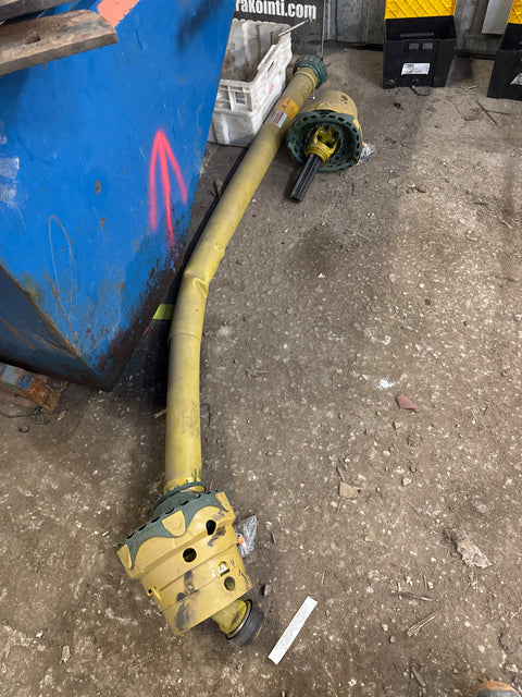 Voimansiiroakseli väänytnyt, päät ehjät 2m