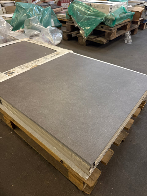 Harmaa laatta sileä 600x600x8mm, 8m2 erä