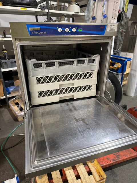 Astianpesukone jalustalla 60x60x125cm