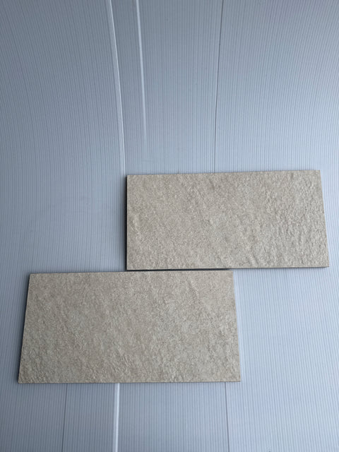 Vaalea laatta 150x300x9mm, 42m2 erä