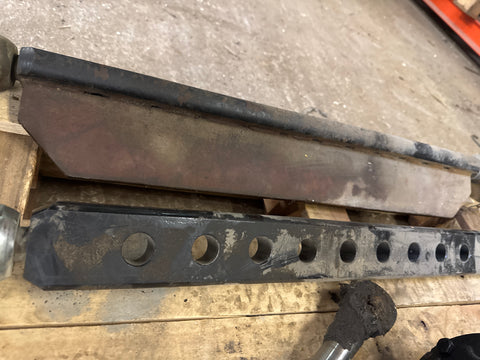 Traktorin nostokaitteen reitetty vetotanko