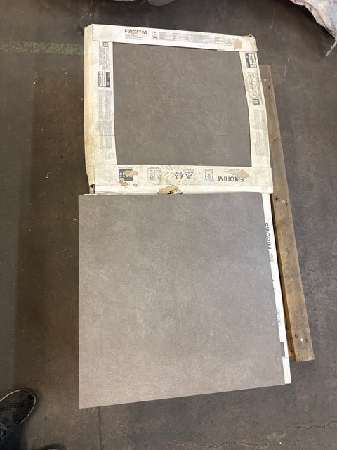 Harmaa laatta sileä 600x600x8mm, 8m2 erä
