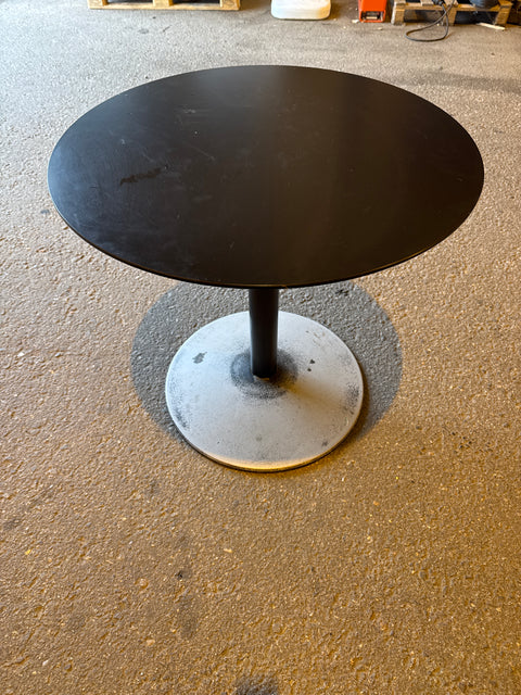 Pöytiä 4kpl erä, D80, h 74cm