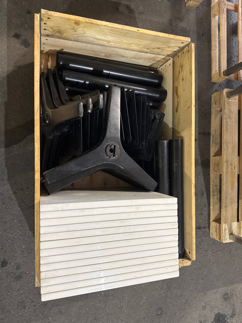 Bistropöytä 13kpl erä