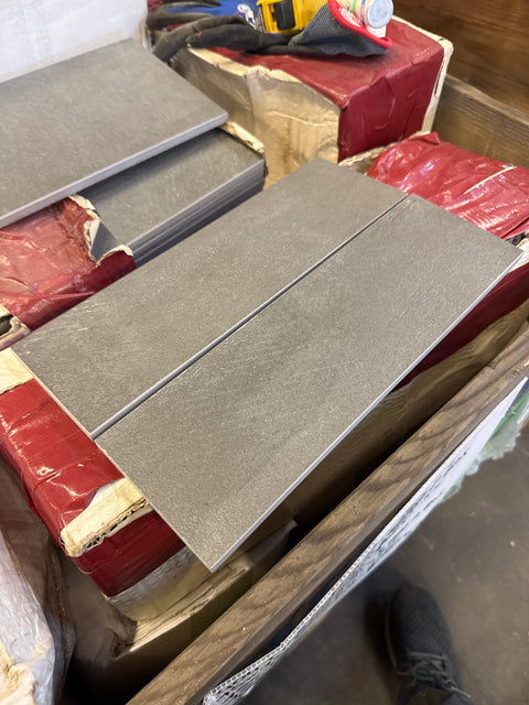 Tumma laatta plomb sileä 100x300x8mm, 5m2 erä