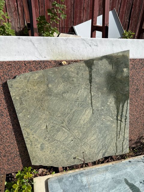 Kivitaso sileäpintanen reunat käsittelemättömät 76x80x1,5cm