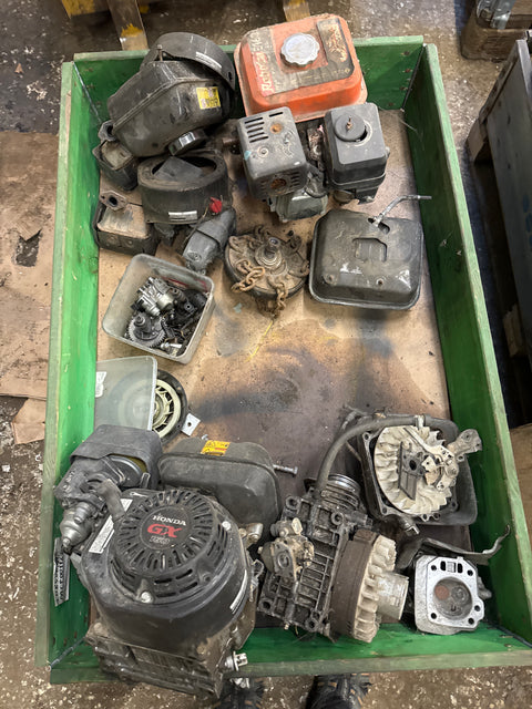 Pienkoneita lavallinen