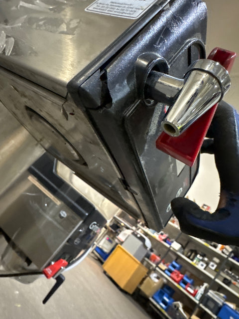 Bunn kahvinkeitin (suodatin yksikkö kannun päältä puuttuu)