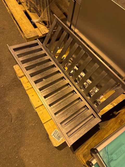 Rst hyllyt 4kpl seinäkiinnikkeineen 120x30cm