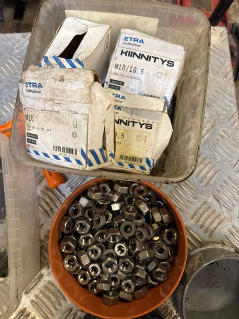 Mutteri erä M10 ja M12