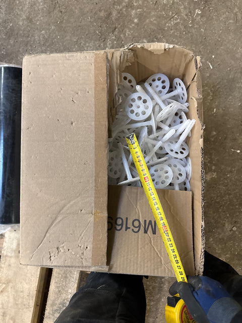 Eristekiinnike noin 230kpl erä