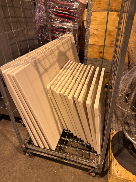 Valkoisia pöytälevyjä erä 120x70cm 4kpl ja 50x60cm 11kpl erä