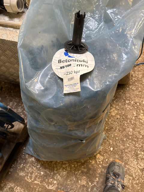 Betonituki noin 200kpl erä