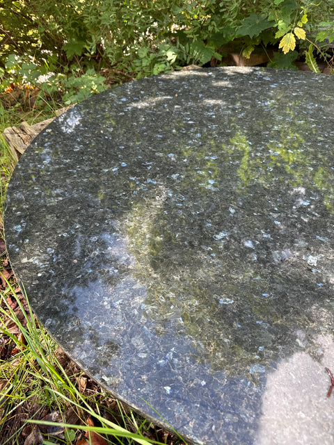 Kivitaso sileäpintanen reunat käsitelty D123cm paks 3cm
