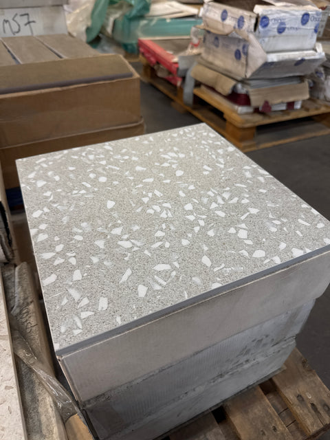Tumma laatta sileä 300x300x9mm, 5,4m2 erä