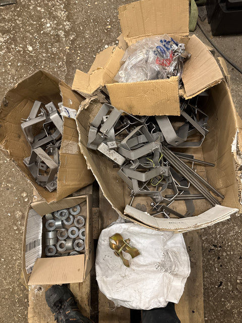 Erä putkikannakkeita