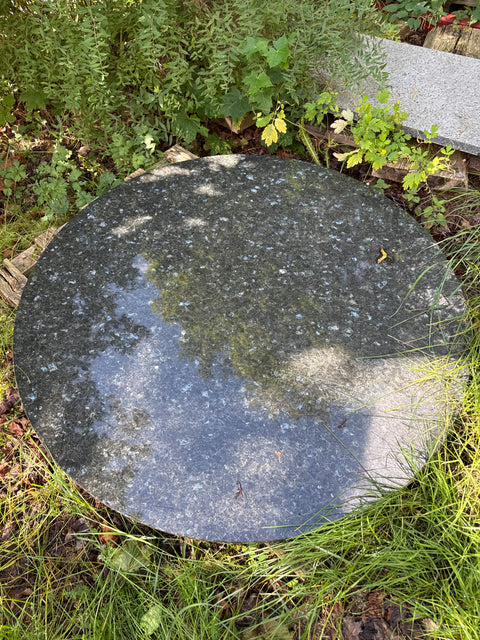 Kivitaso sileäpintanen reunat käsitelty D123cm paks 3cm