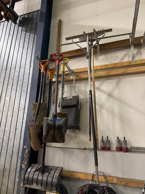 Erä työvälineitä